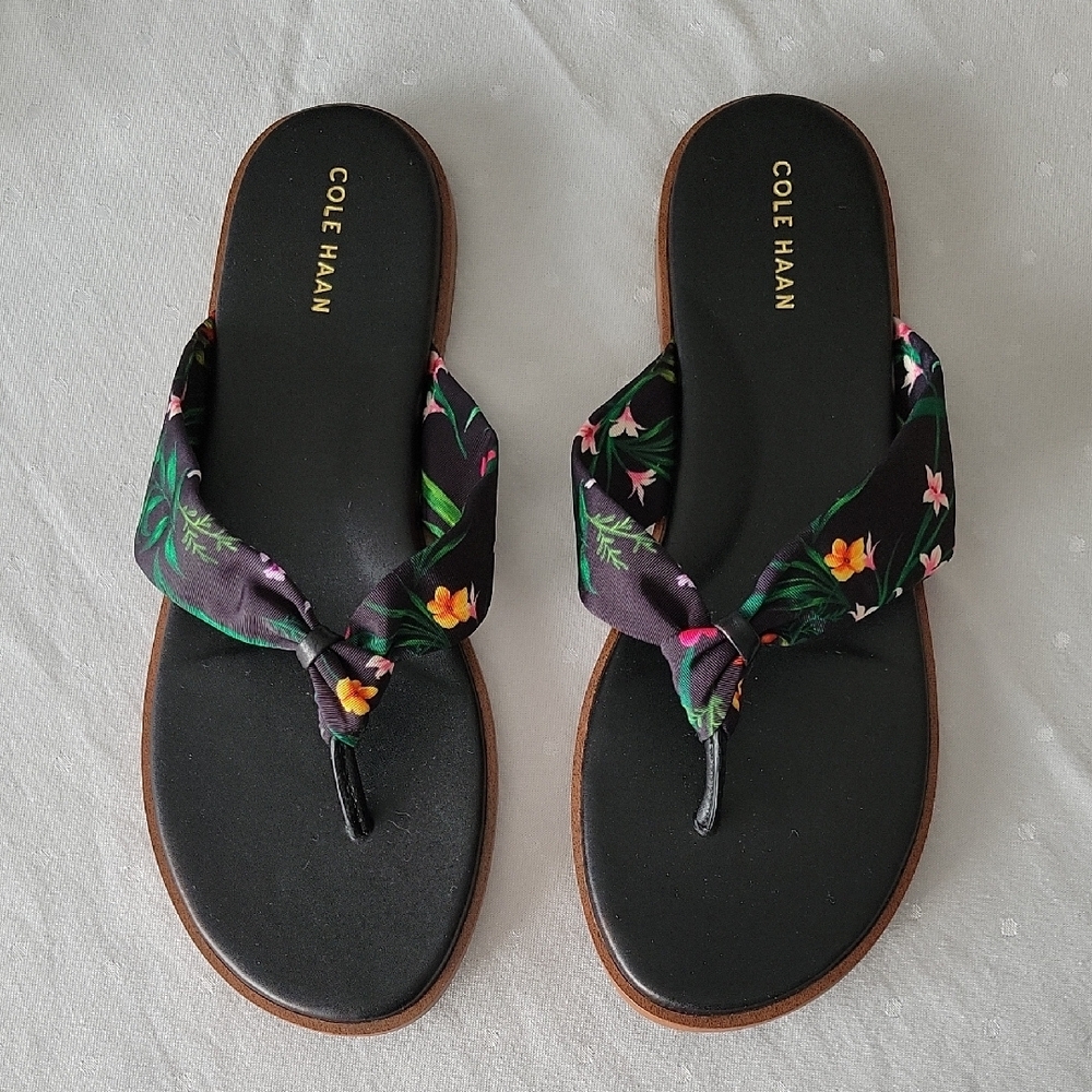 NEW Cole Haan Black Sandals with V-Shape Floral Fabric Straps